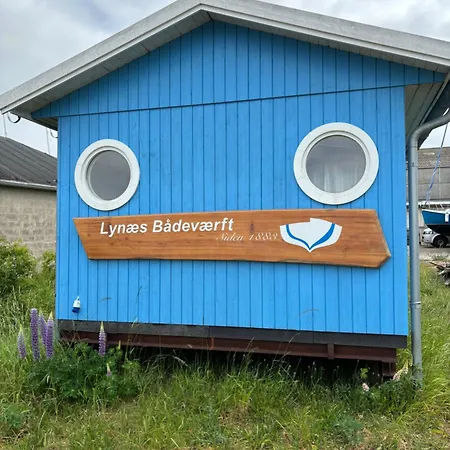 Botel Lynaes Badevaerft *